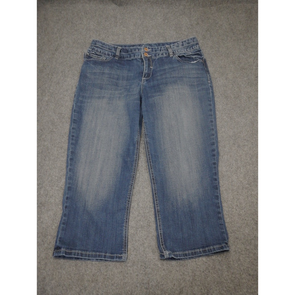 Maurices Jeans Women's 15/16 Short Blue Medium Wash Embroidered Denim 34x19in - Picture 1 of 8